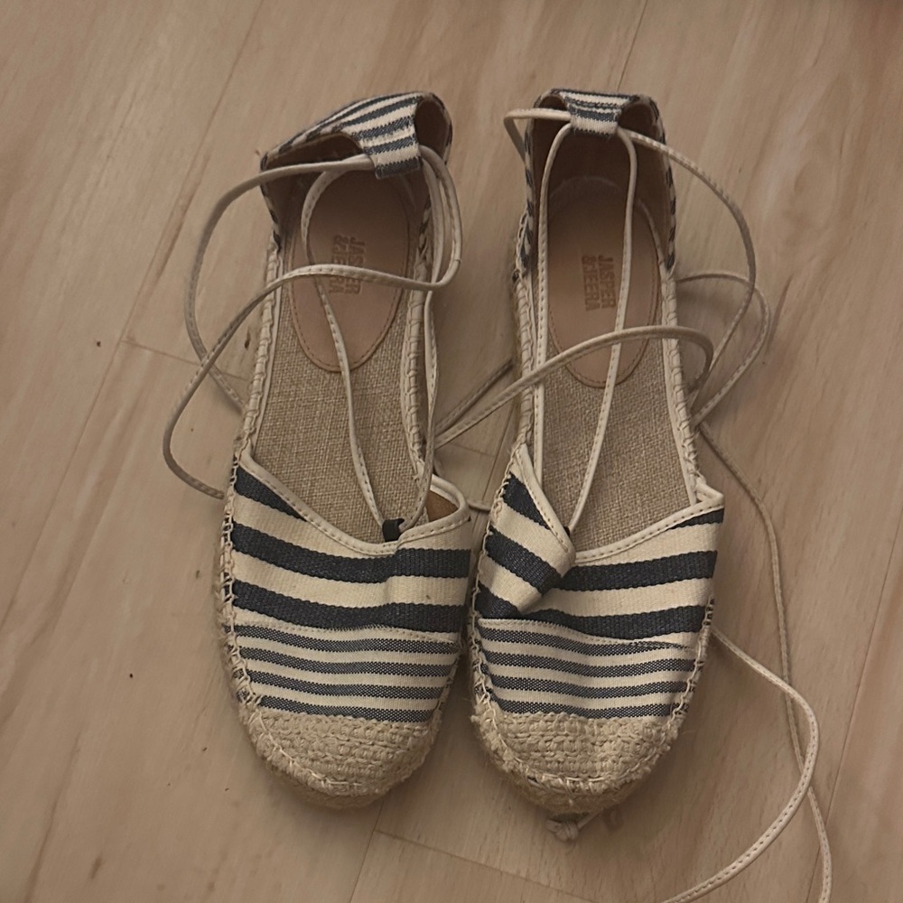 Jasper and Jeera Striped Navy and Cream Espadrille Flats SZ: 6